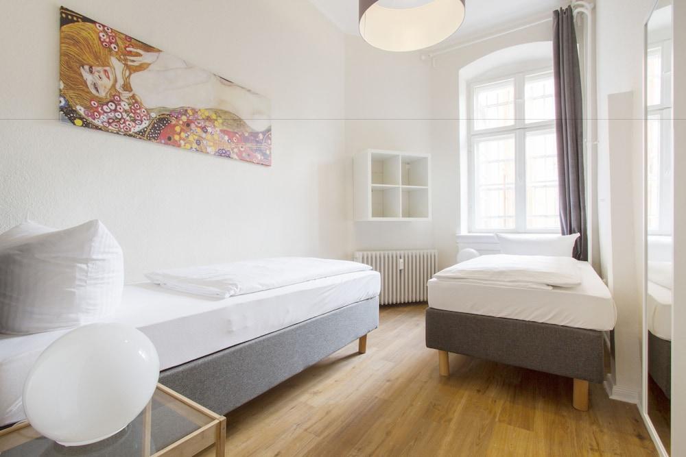 Primeflats - Big Family Apartment Schoeneberg Берлин Екстериор снимка